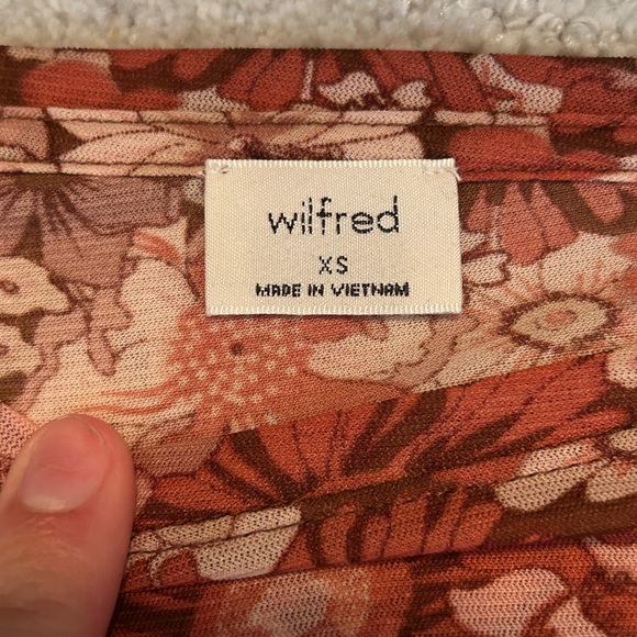 aritzia wilfred floral blouse - Picture 3 of 4